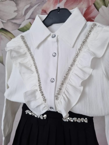 Elegancka biała koszula dla dziewczynki z długim rękawem