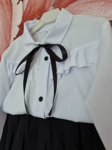 Elegancki biało czarny strój galowy dla dziewczynki